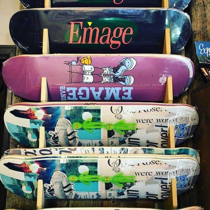 Skate shop aliens - Image 1