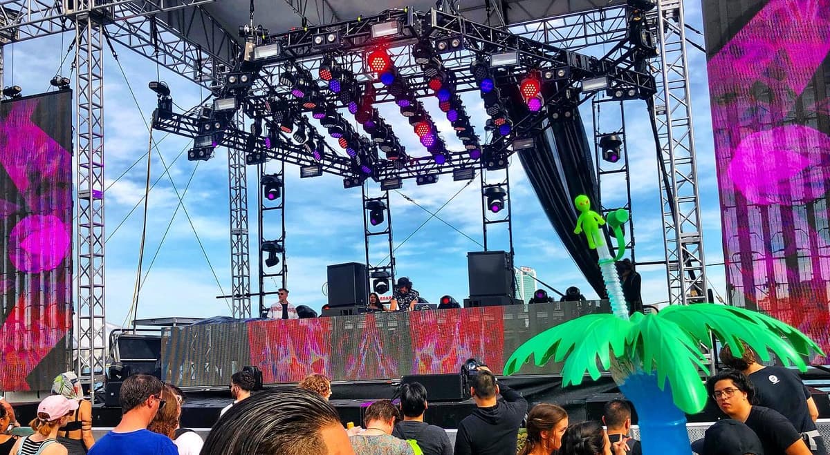 Tropical drink alien - Image 1