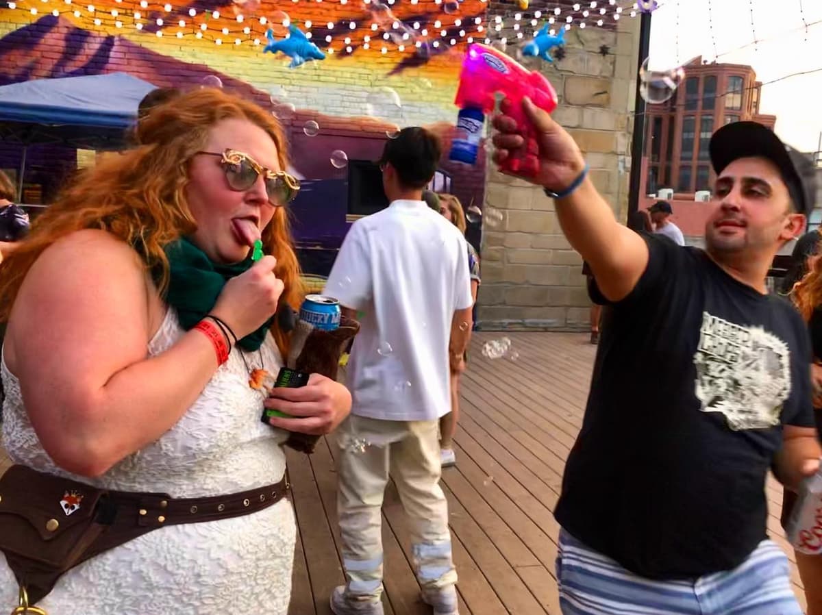 Bubble alien - Image 1