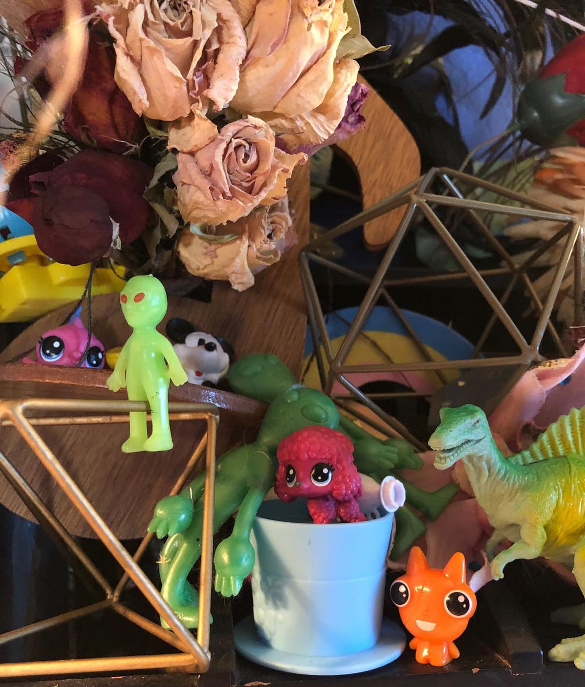 Alien in good company - Image 1