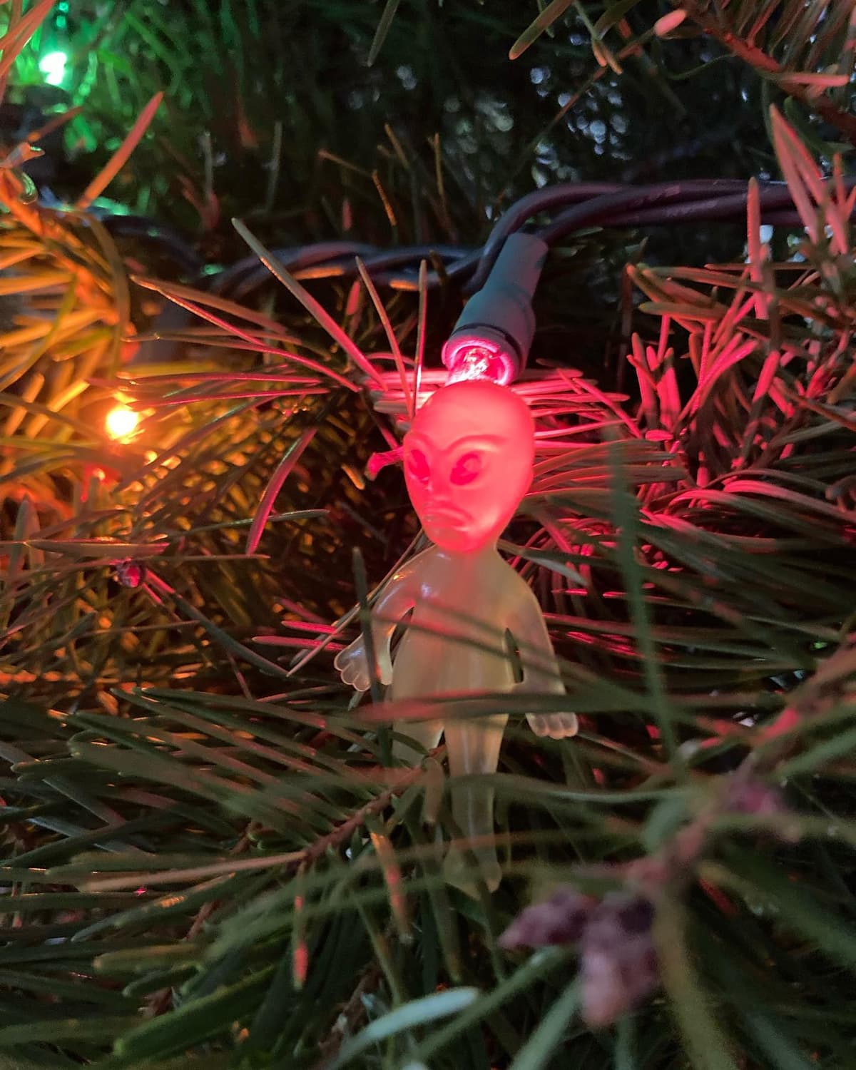 Christmas tree alien - Image 1