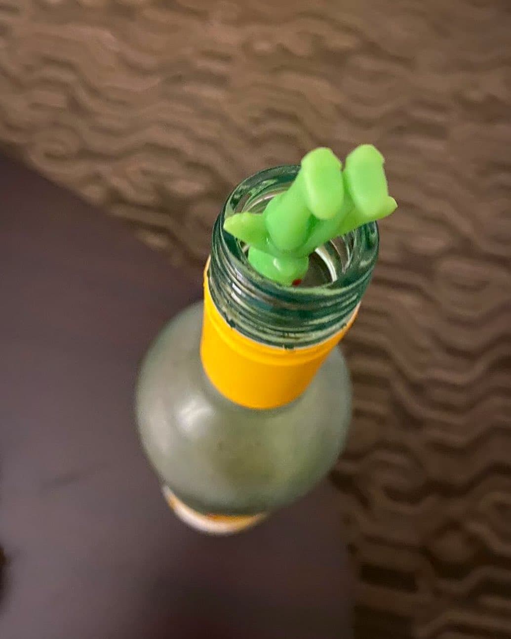 Thirsty alien - Image 1