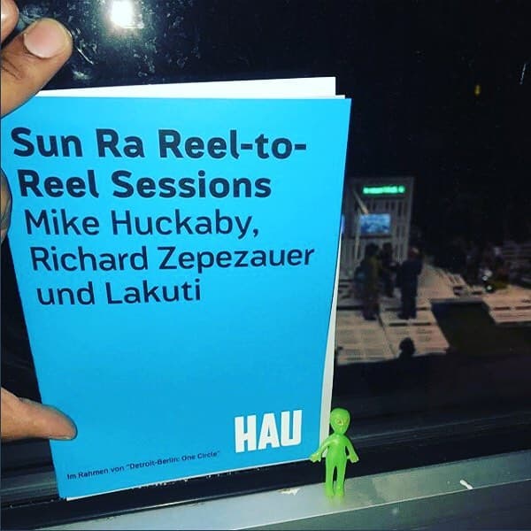 Geraldβs alien flew right from Detroit to Berlin for Mike Huckaby Sun Ra Sessions and I assume heβs been helping out with the visuals at MODEL 500 Live at HAU Berlin today!